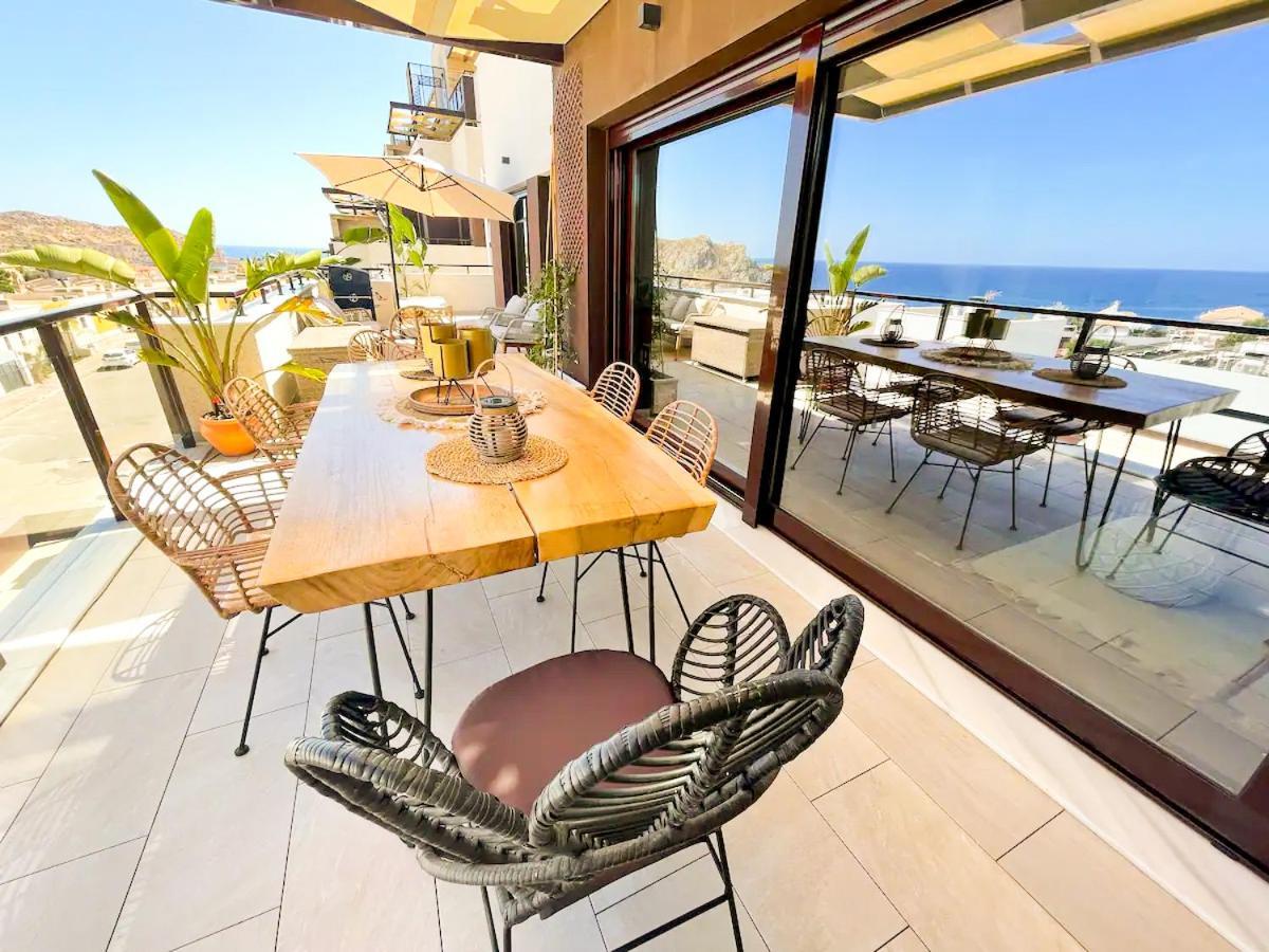 Luxury Designer Apartment - Unbeatable Sea Views Агилас Экстерьер фото