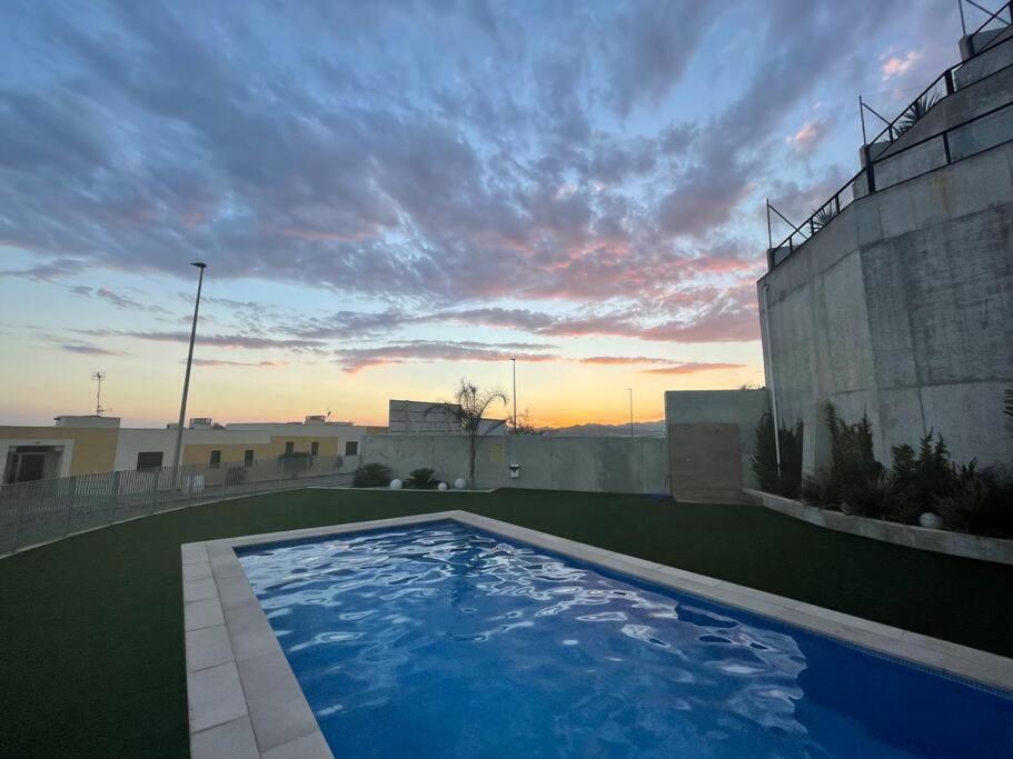 Luxury Designer Apartment - Unbeatable Sea Views Агилас Экстерьер фото