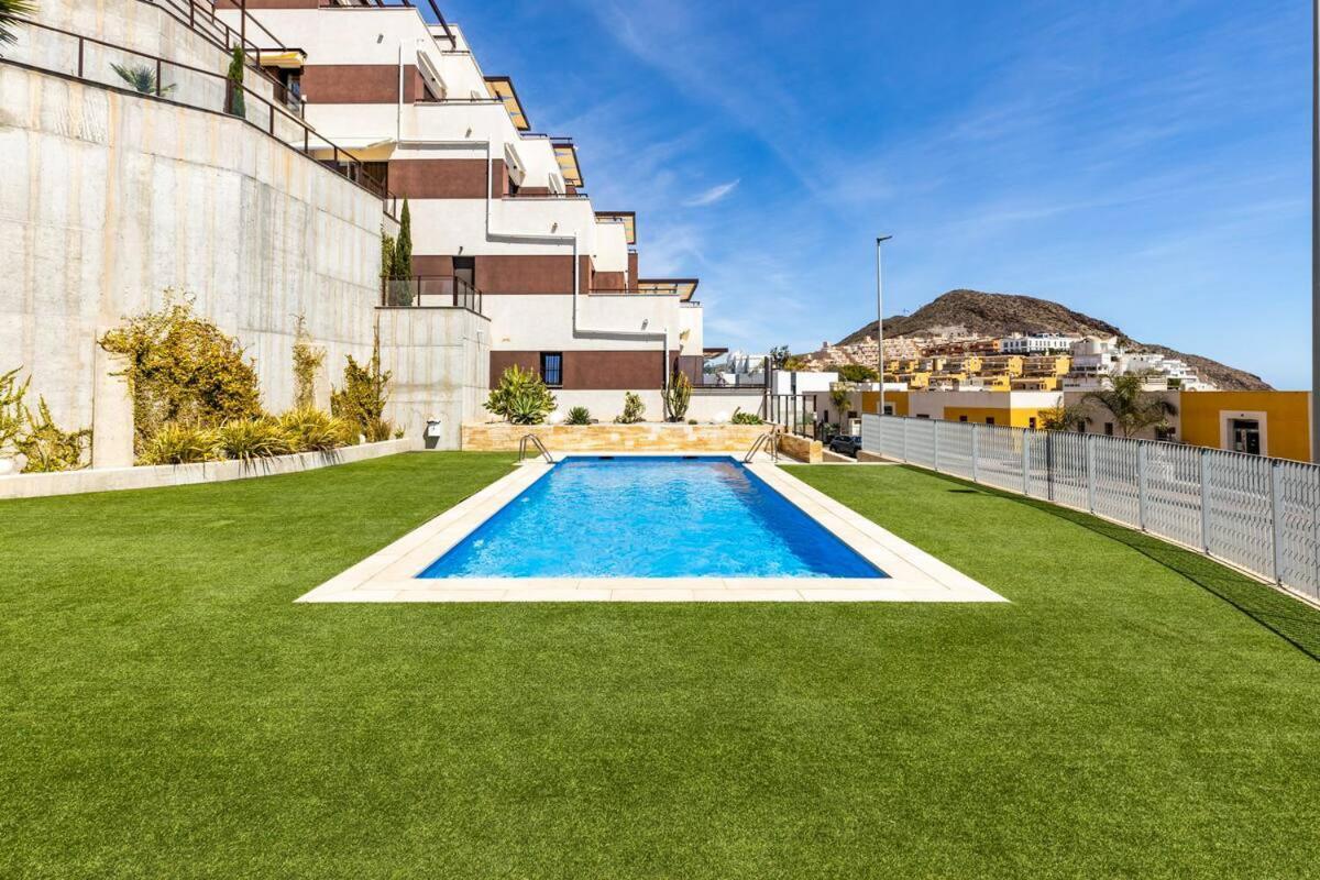 Luxury Designer Apartment - Unbeatable Sea Views Агилас Экстерьер фото