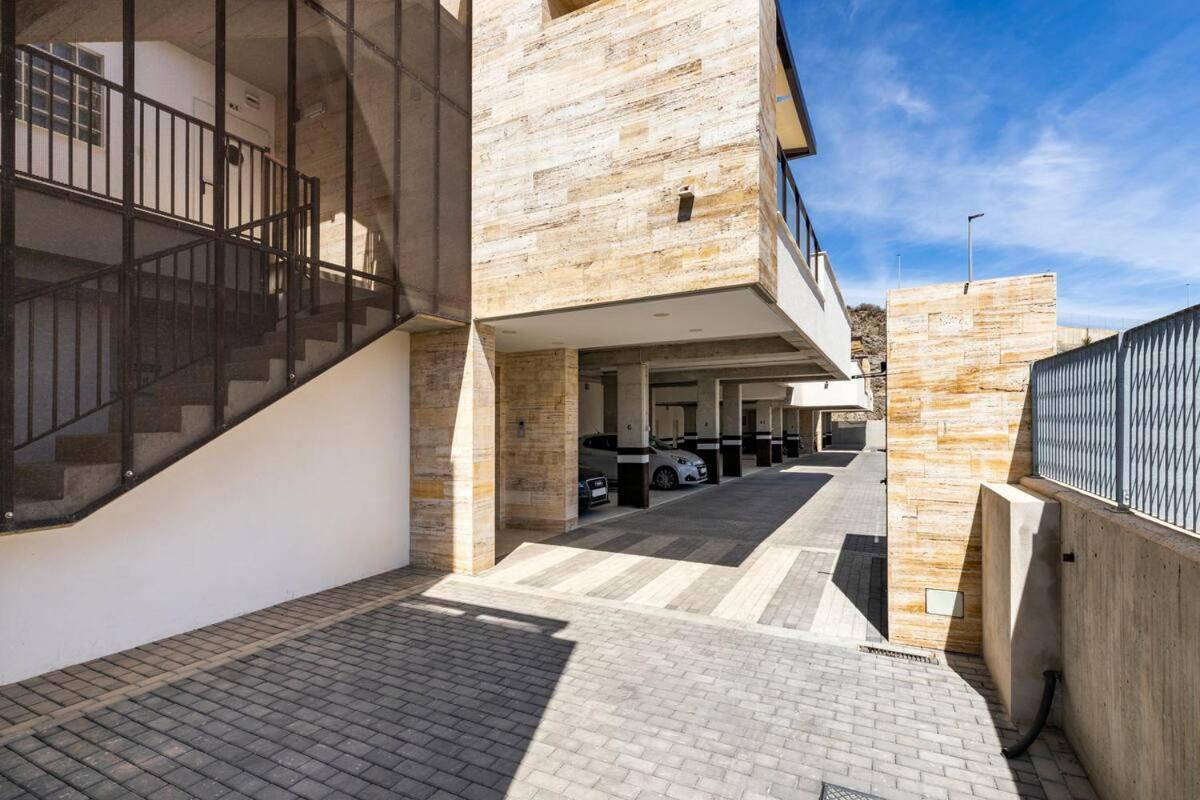 Luxury Designer Apartment - Unbeatable Sea Views Агилас Экстерьер фото
